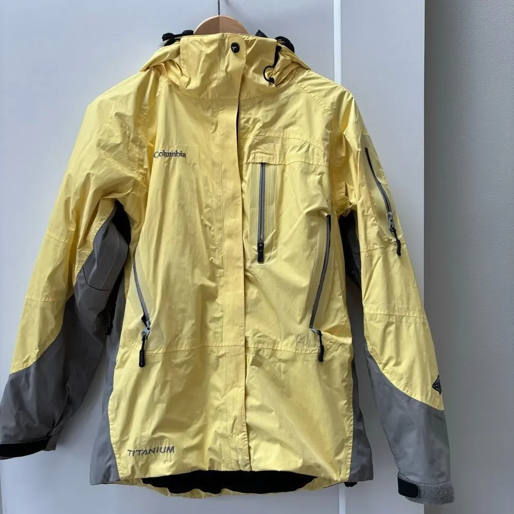 Columbia Titanium yellow waterproof ski coat w removable puffer jacket size M